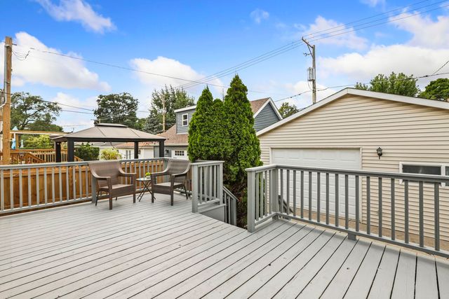 5828 N Melvina Avenue, Chicago, IL 60646