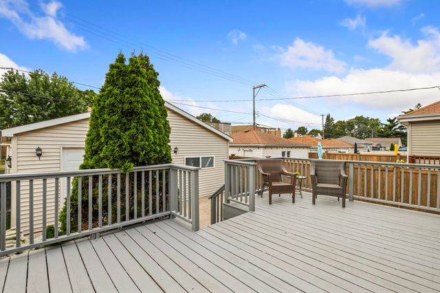 5828 N Melvina Avenue, Chicago, IL 60646