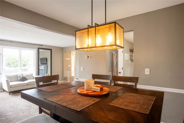 4460 90th Street, Urbandale, IA 50322