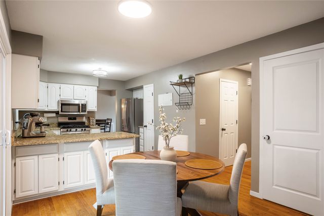 4460 90th Street, Urbandale, IA 50322
