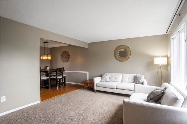 4460 90th Street, Urbandale, IA 50322