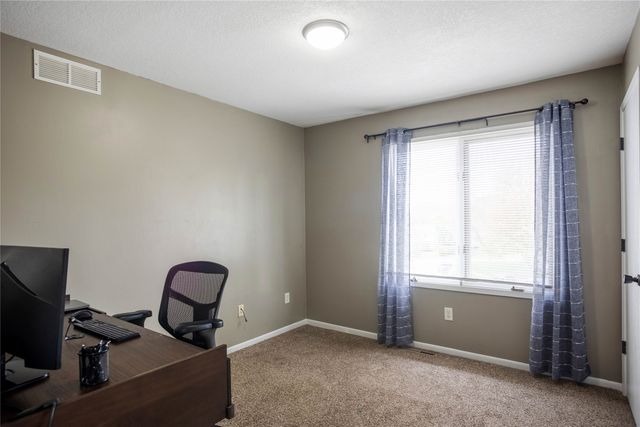 4460 90th Street, Urbandale, IA 50322