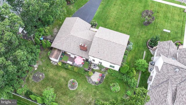 32 LAKESHORE DR, Hammonton, NJ 08037