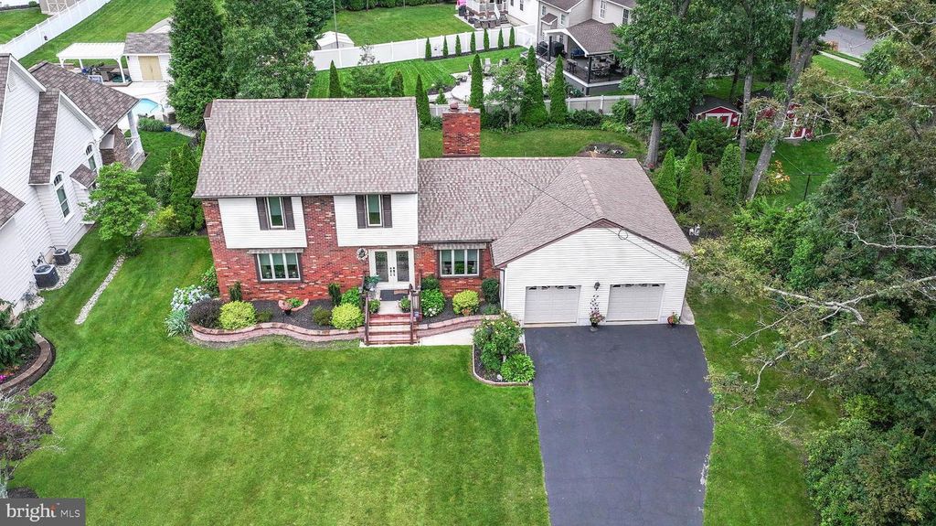 32 LAKESHORE DR, Hammonton, NJ 08037