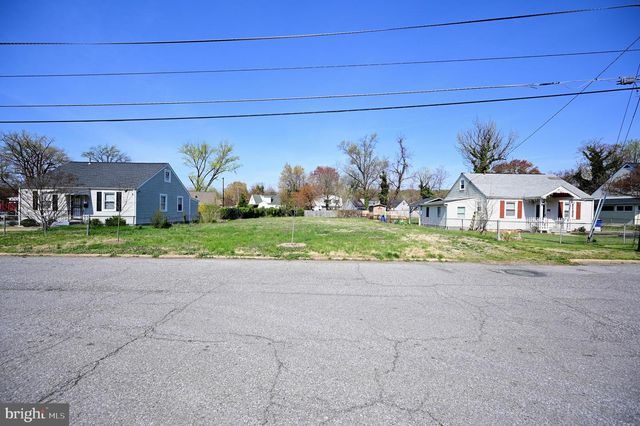 211 SENECA DR, Oxon Hill, MD 20745