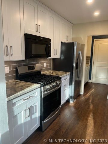 3106 S 137th East Avenue, Tulsa, OK 74134