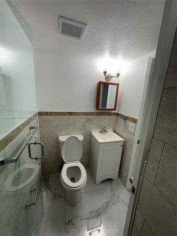 4713 NW 7th St 406-1, Miami, FL 33126