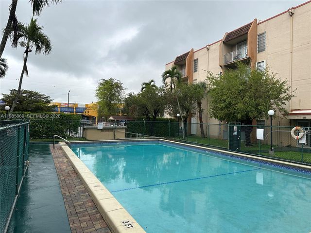 4713 NW 7th St 406-1, Miami, FL 33126