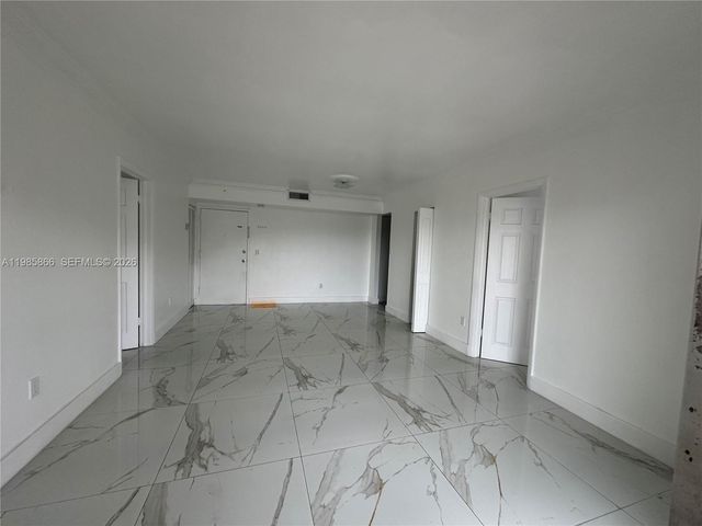 4713 NW 7th St 406-1, Miami, FL 33126