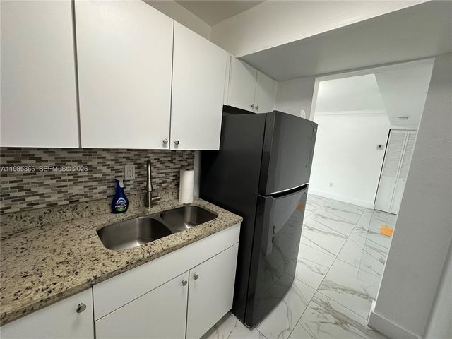 4713 NW 7th St 406-1, Miami, FL 33126