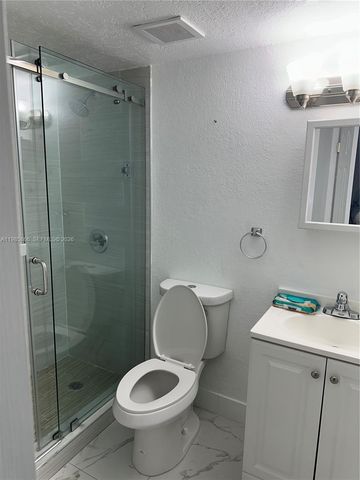 4713 NW 7th St 406-1, Miami, FL 33126