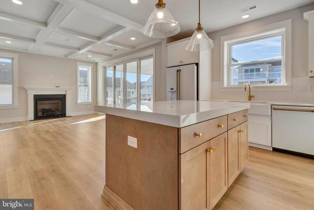 24 W ATLANTIC ST, Fenwick Island, DE 19944