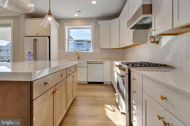 24 W ATLANTIC ST, Fenwick Island, DE 19944