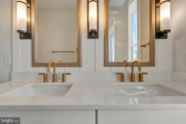 24 W ATLANTIC ST, Fenwick Island, DE 19944