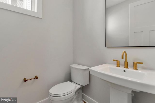 24 W ATLANTIC ST, Fenwick Island, DE 19944