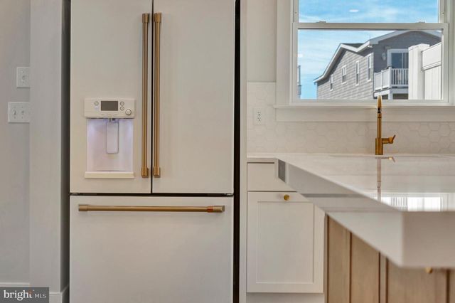 24 W ATLANTIC ST, Fenwick Island, DE 19944