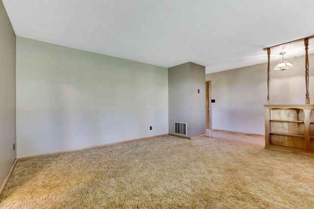 10293 Smoke Road SW, Etna, OH 43062