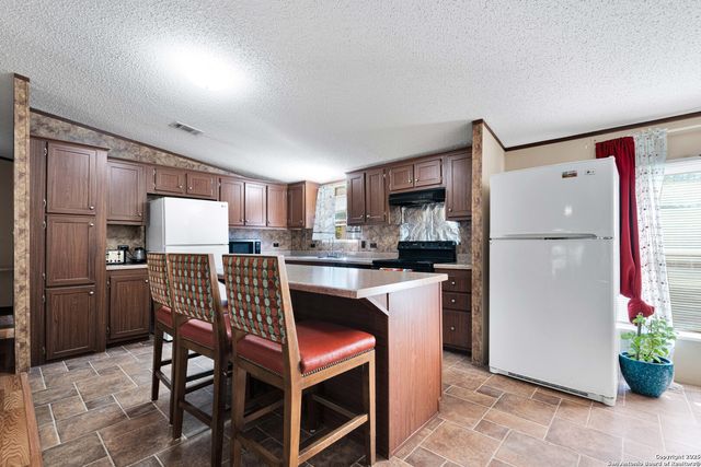 7176 Burshard Rd, San Antonio, TX 78263