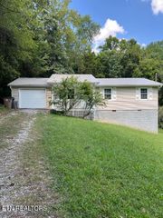 5924 Blossom Rd, Knoxville, TN 37912