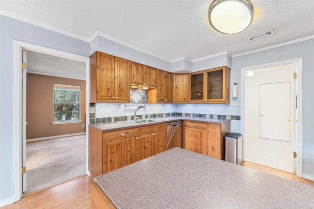 5714 Cherrywood Lane, Arlington, TX 76016