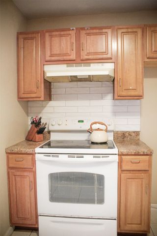 3218 Emmett Street, Dallas, TX 75211