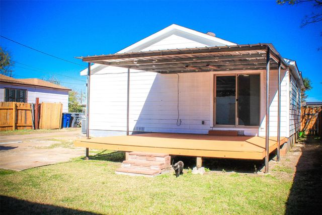 3218 Emmett Street, Dallas, TX 75211