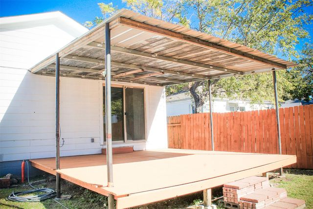 3218 Emmett Street, Dallas, TX 75211