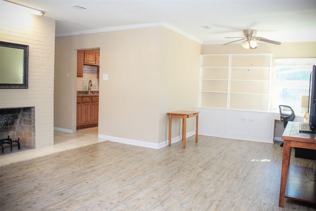 3218 Emmett Street, Dallas, TX 75211