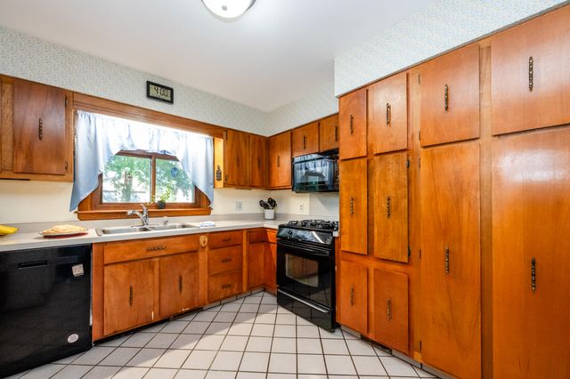 13228 Dutch Settlement Road, Marcellus, MI 49067