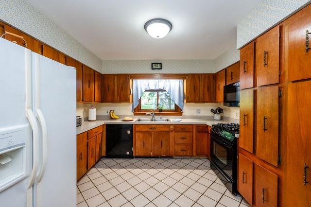 13228 Dutch Settlement Road, Marcellus, MI 49067