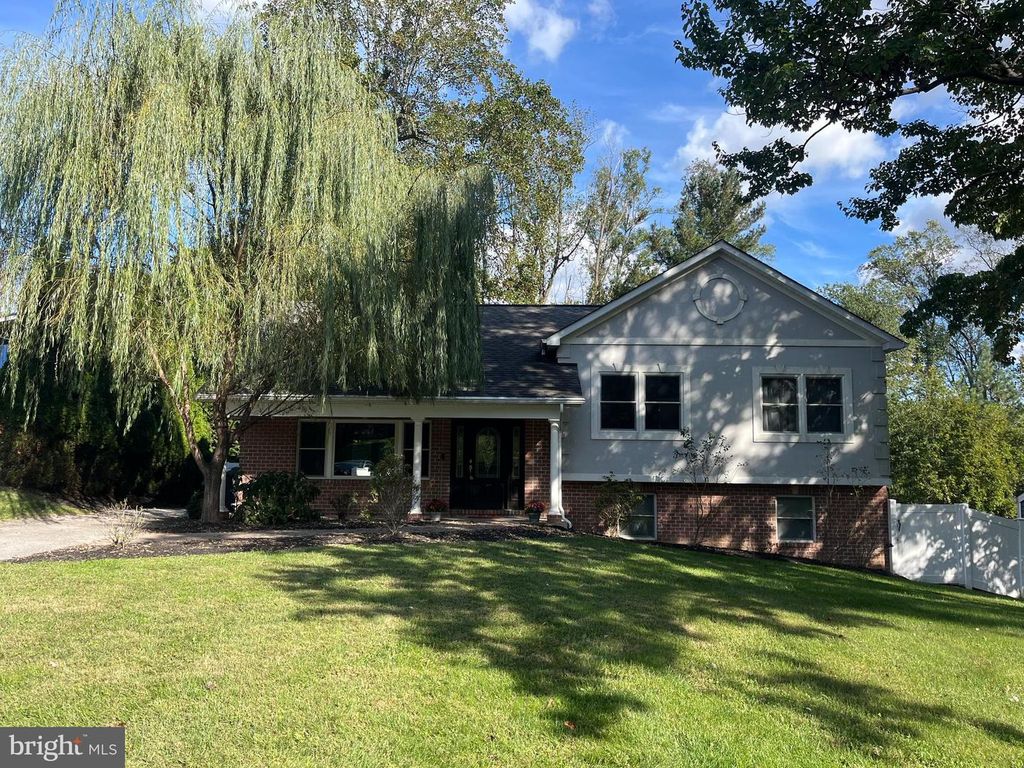 6709 PINE DR, Columbia, MD 21046