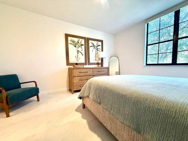 780 S Sapodilla Avenue 207, West Palm Beach, FL 33401