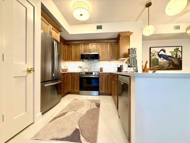 780 S Sapodilla Avenue 207, West Palm Beach, FL 33401