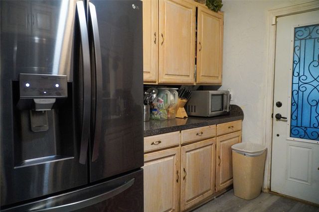 111 W 3rd Street, Keene, TX 76059