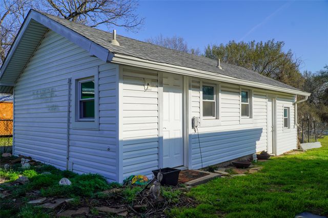 111 W 3rd Street, Keene, TX 76059