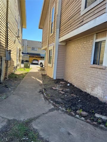 8405 Wilcrest Drive 1110, Houston, TX 77072