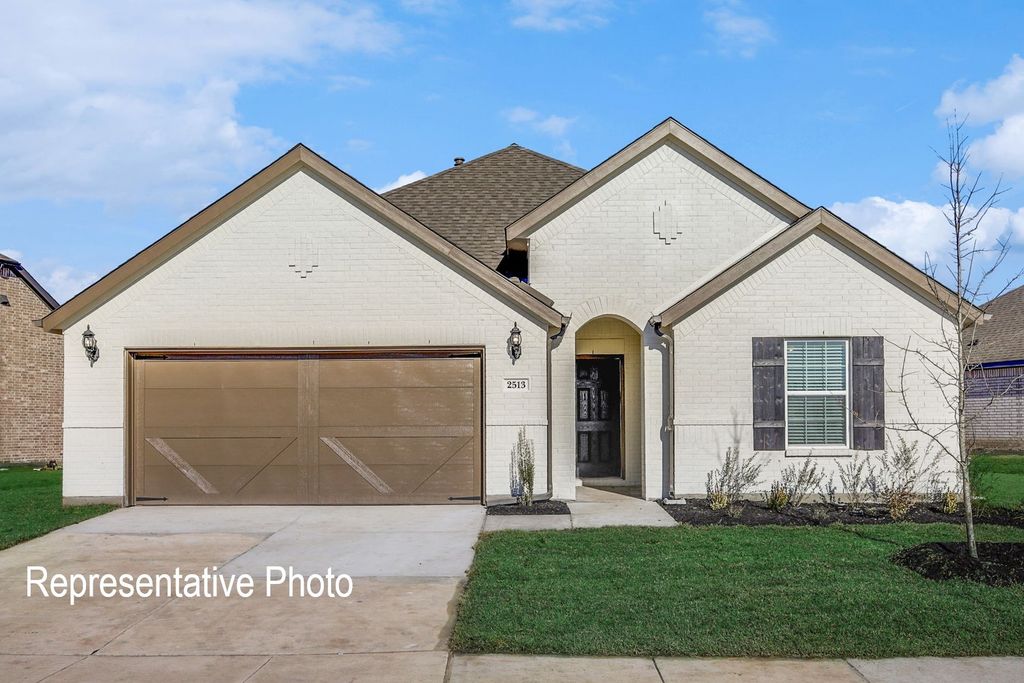 133 John Laurens Drive, Venus, TX 76084