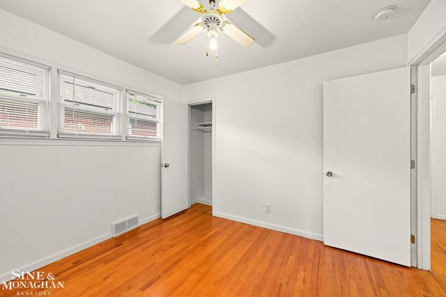 24060 Oneida Street, Oak Park, MI 48237