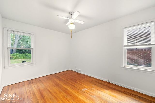 24060 Oneida Street, Oak Park, MI 48237