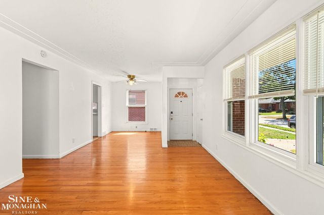 24060 Oneida Street, Oak Park, MI 48237