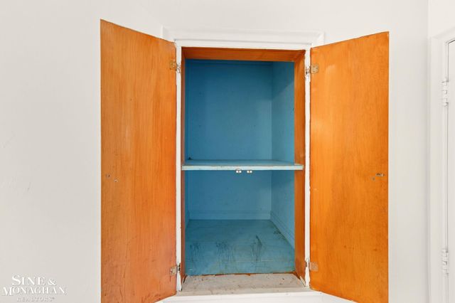 24060 Oneida Street, Oak Park, MI 48237