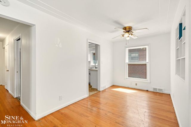 24060 Oneida Street, Oak Park, MI 48237