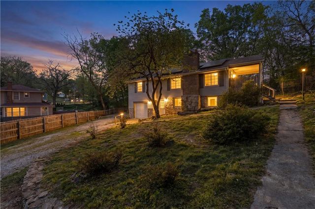 4135 NE Kelsey Road, Kansas City, MO 64116