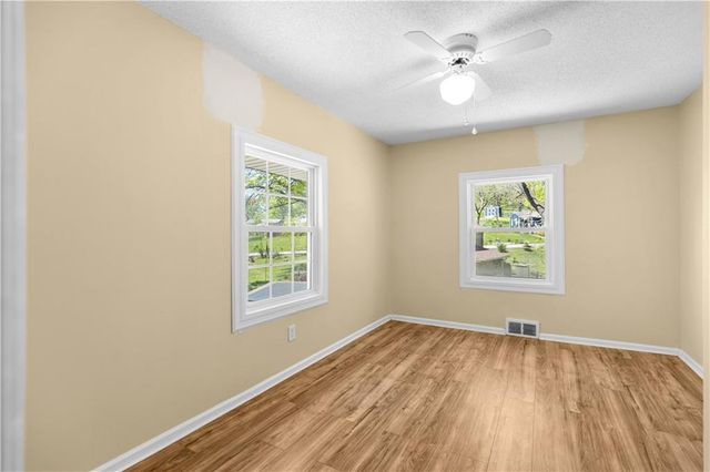 4135 NE Kelsey Road, Kansas City, MO 64116