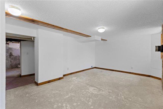 4135 NE Kelsey Road, Kansas City, MO 64116