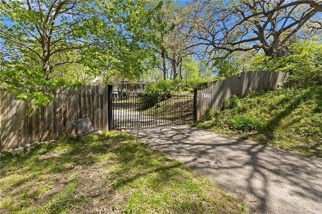 4135 NE Kelsey Road, Kansas City, MO 64116