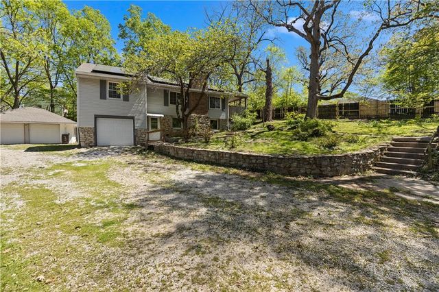 4135 NE Kelsey Road, Kansas City, MO 64116