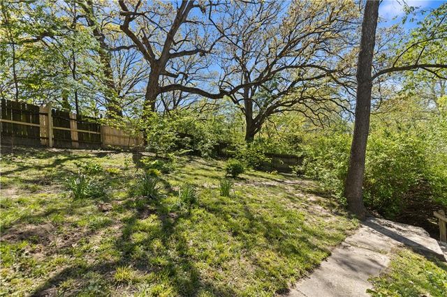 4135 NE Kelsey Road, Kansas City, MO 64116