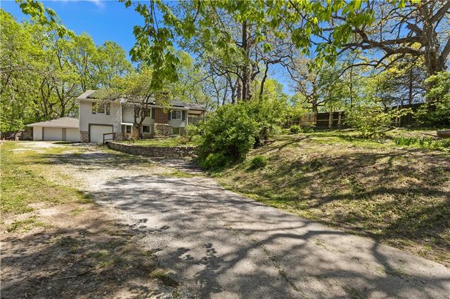 4135 NE Kelsey Road, Kansas City, MO 64116