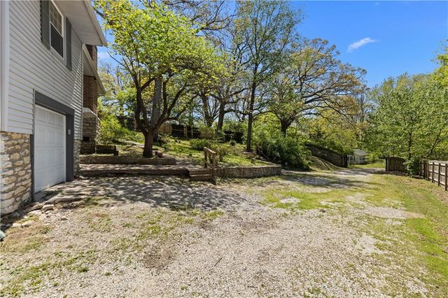 4135 NE Kelsey Road, Kansas City, MO 64116